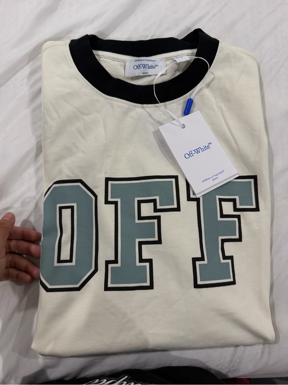 Off-White Mens Cream Graphic Logo Tee with Black Collar
